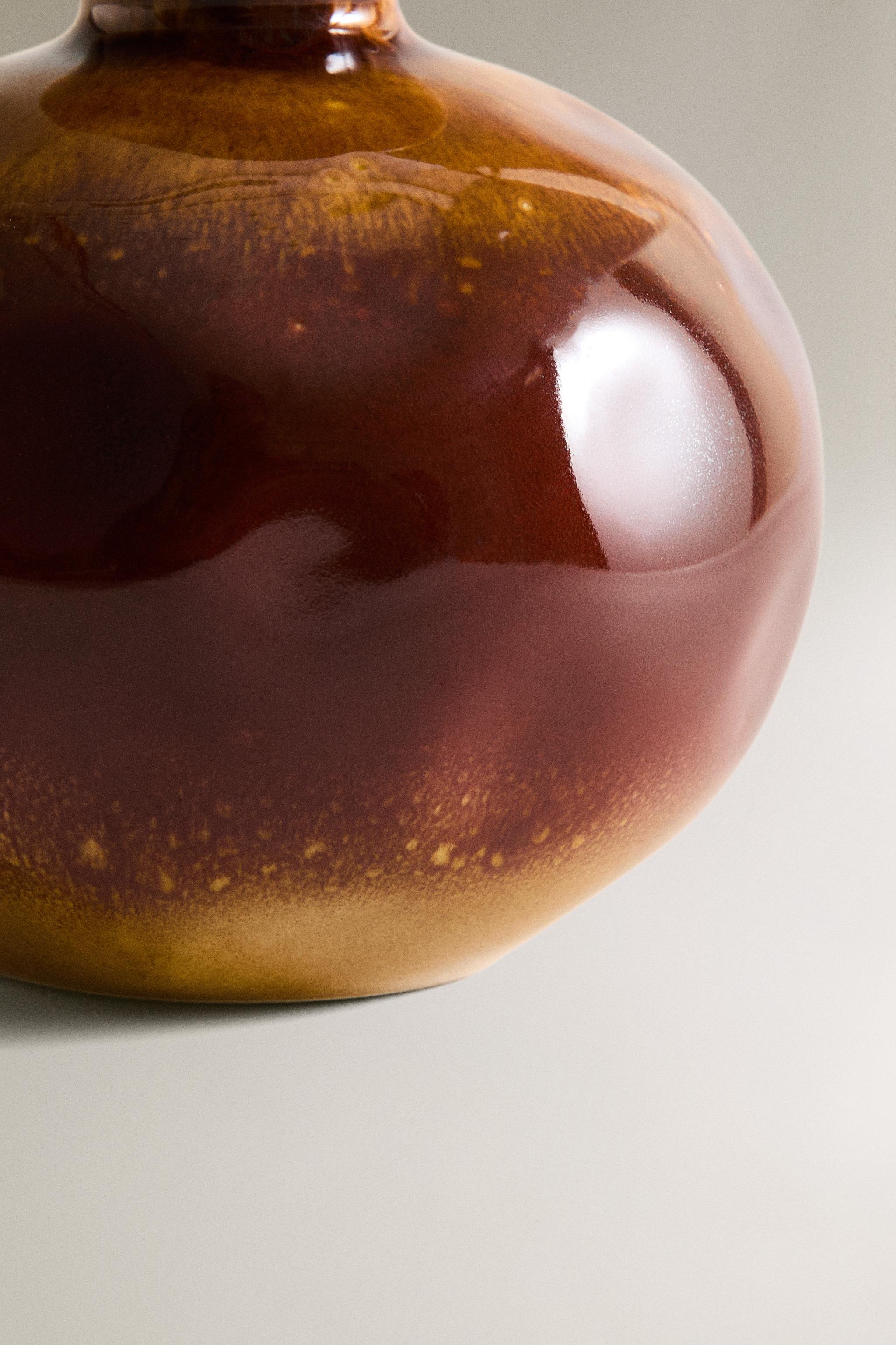 SHORT COLORED CERAMIC VASE